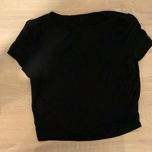 Black cropped t-shirt